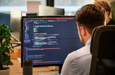 Van code naar concurrentievoordeel met de kracht van maatwerk software